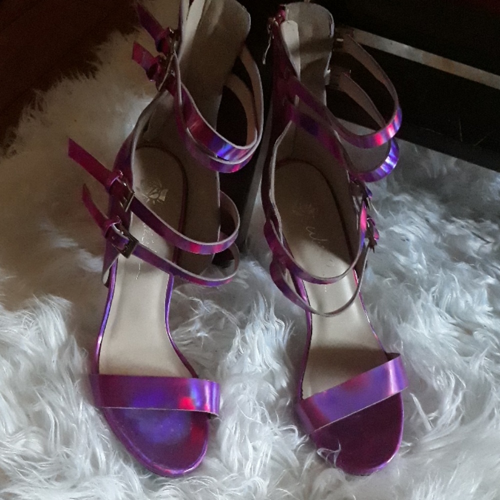 Strappy heeled sandals